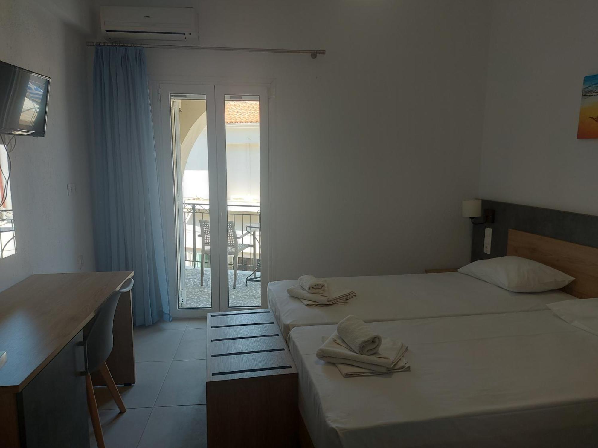 Karafelas Hotel Skiáthos Eksteriør bilde